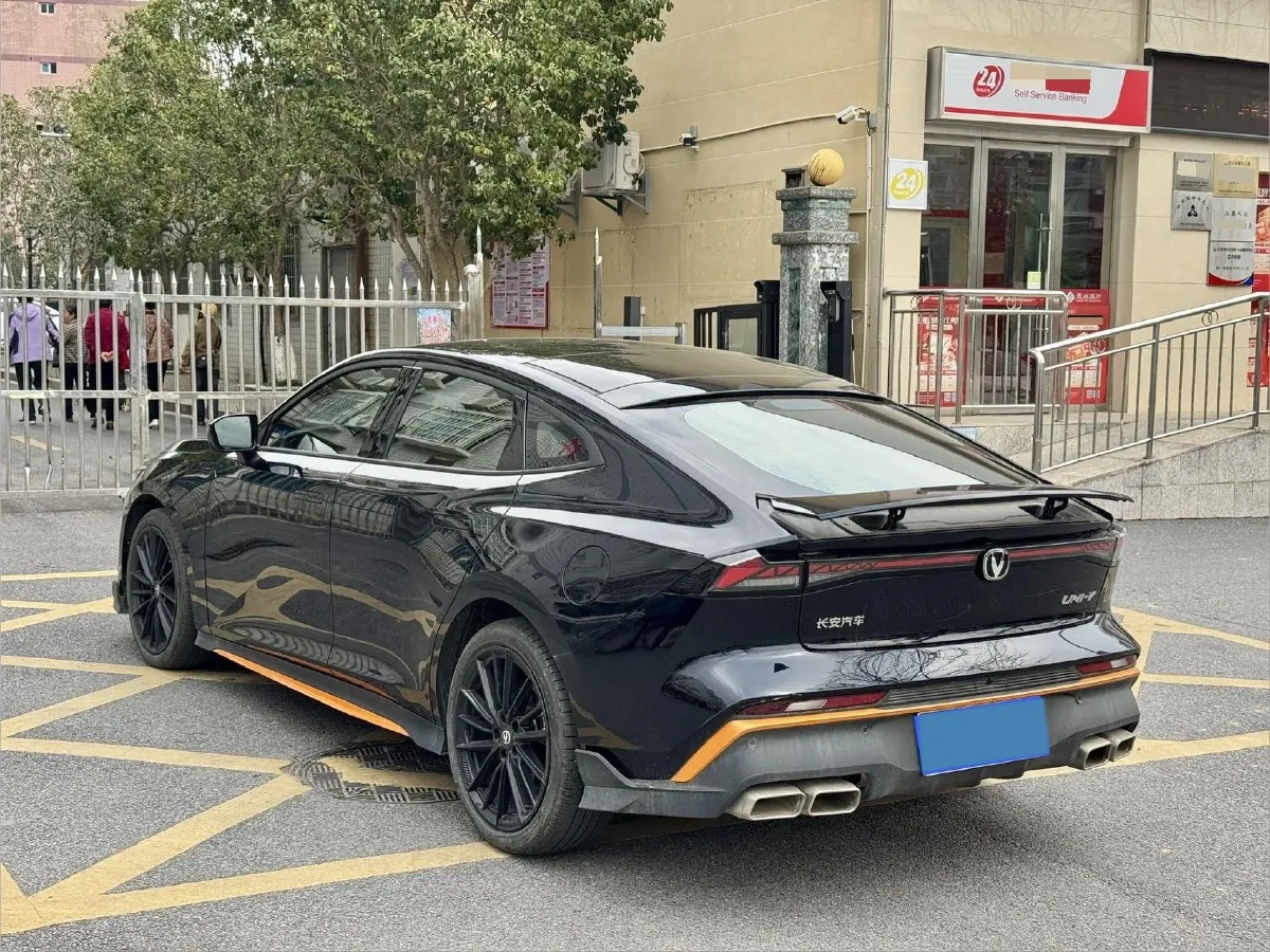 2024 ChangAn UNI-V 1.5T 188HP L4 7DCT,autocango,china used car exporter,china ev exporter,chinese used car exporter,chinese used ev exporter