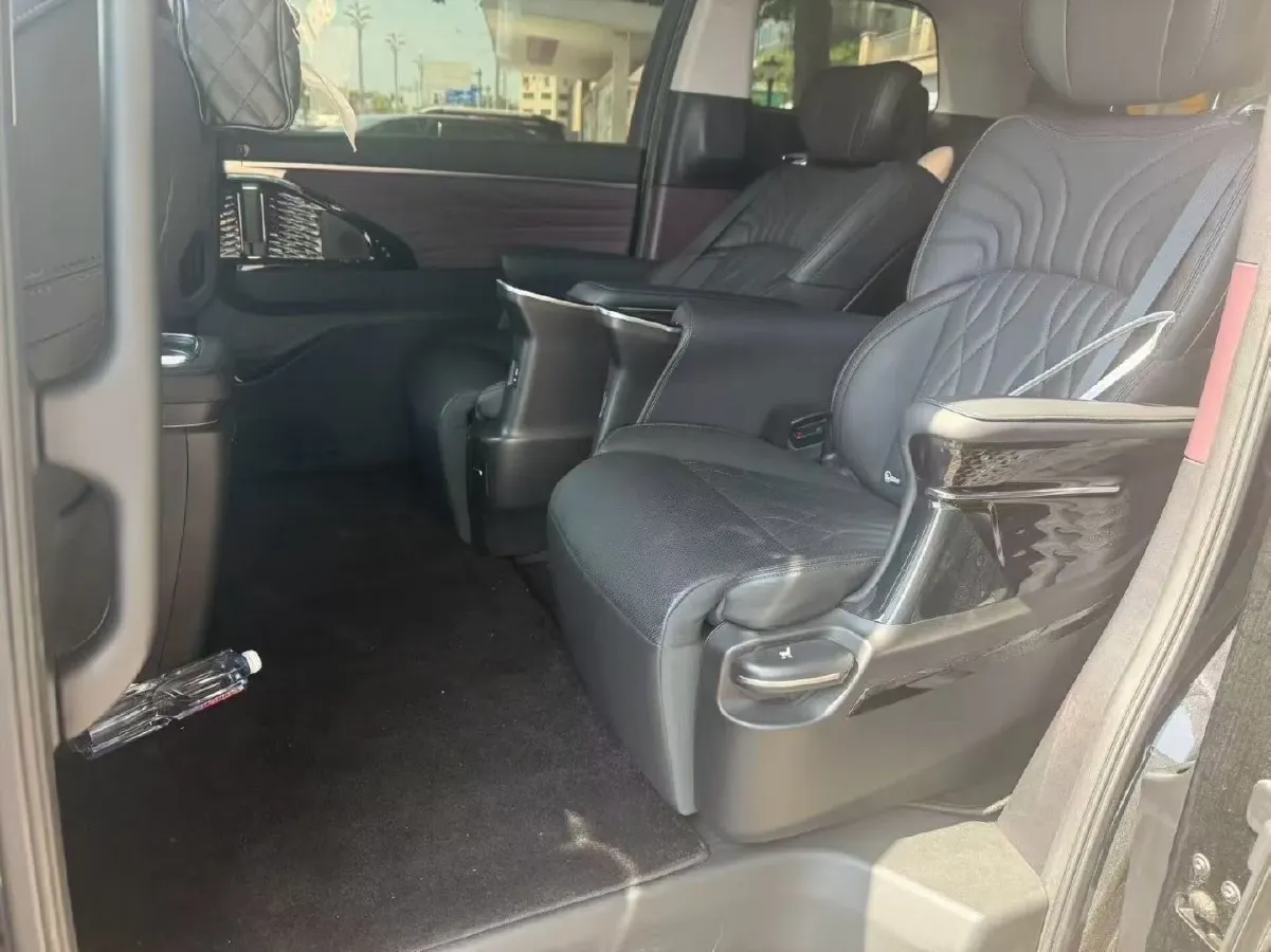 2024 GAC Trumpchi M8 2.0T 252HP L4 8AT,autocango,china used car exporter,china ev exporter,chinese used car exporter,chinese used ev exporter