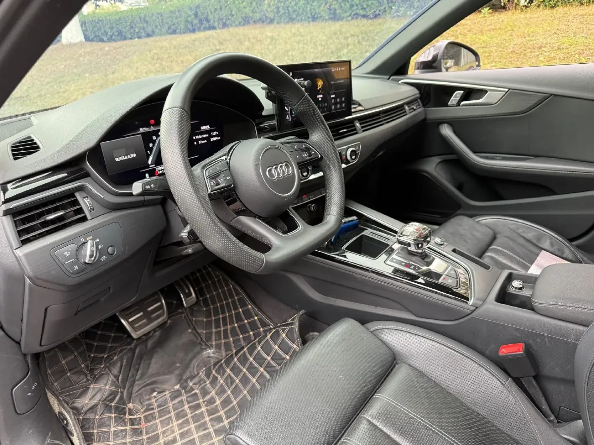 2024 Audi A4L 2.0T 190HP L4 7DCT,autocango,china used car exporter,china ev exporter,chinese used car exporter,chinese used ev exporter