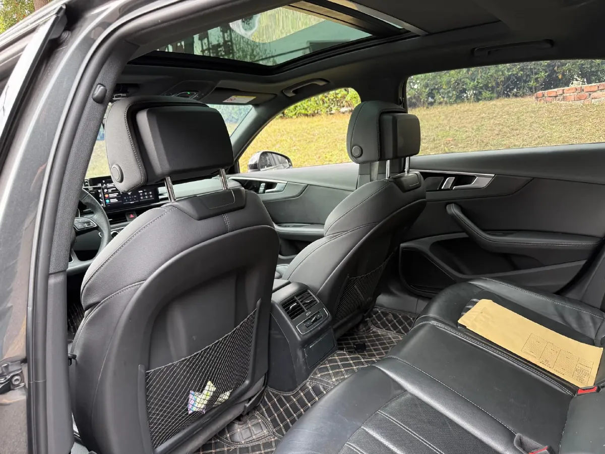 2024 Audi A4L 2.0T 190HP L4 7DCT,autocango,china used car exporter,china ev exporter,chinese used car exporter,chinese used ev exporter