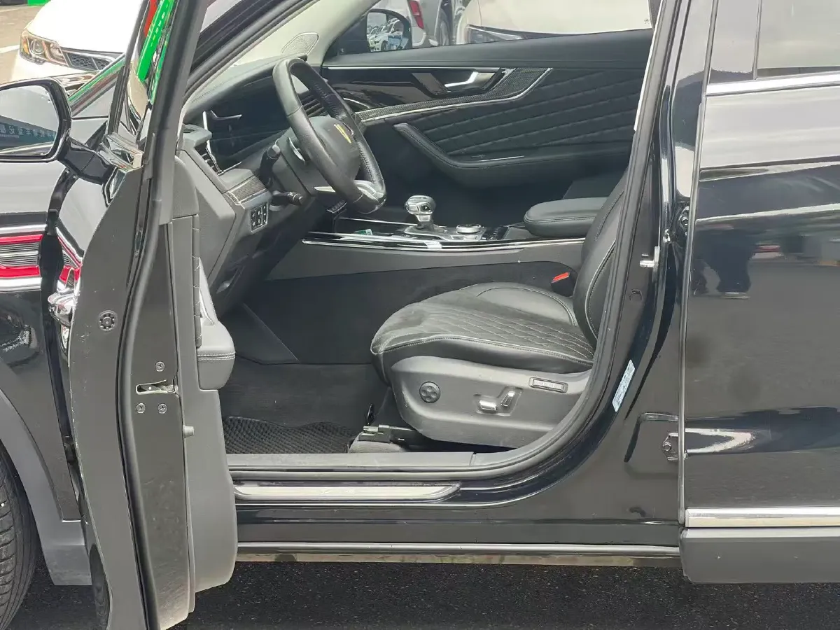 2022 HongQi HS5 2.0T 224HP L4 6AT,autocango,china used car exporter,china ev exporter,chinese used car exporter,chinese used ev exporter