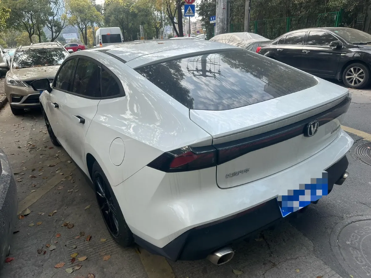 2022 ChangAn UNI-V 1.5T 188HP L4 7DCT,autocango,china used car exporter,china ev exporter,chinese used car exporter,chinese used ev exporter