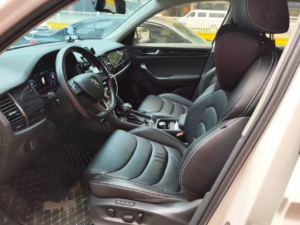 2019 Chevrolet Equinox 2.0T 260HP L4 9AT,autocango,china used car exporter,china ev exporter,chinese used car exporter,chinese used ev exporter