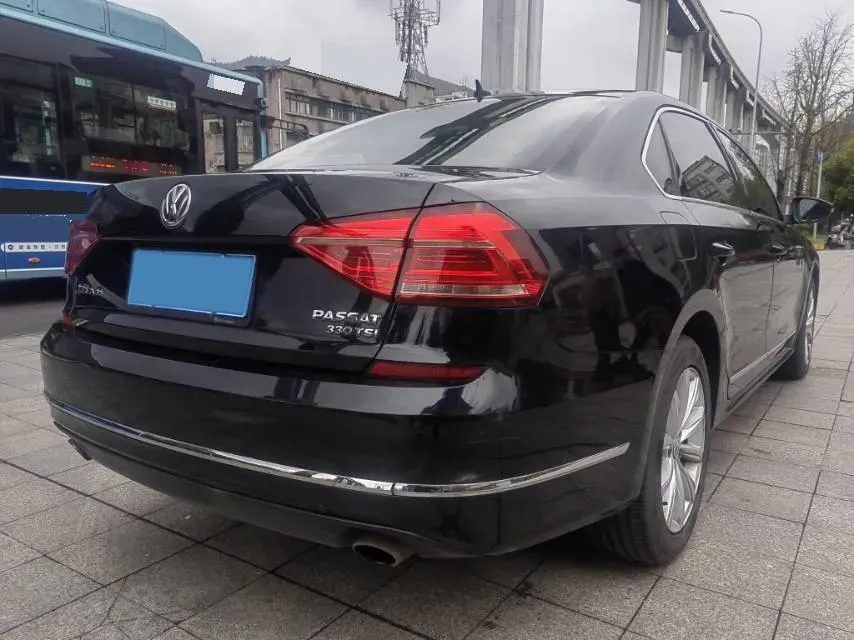 2017 Volkswagen Passat 1.8T 180HP L4 7DCT,autocango,china used car exporter,china ev exporter,chinese used car exporter,chinese used ev exporter