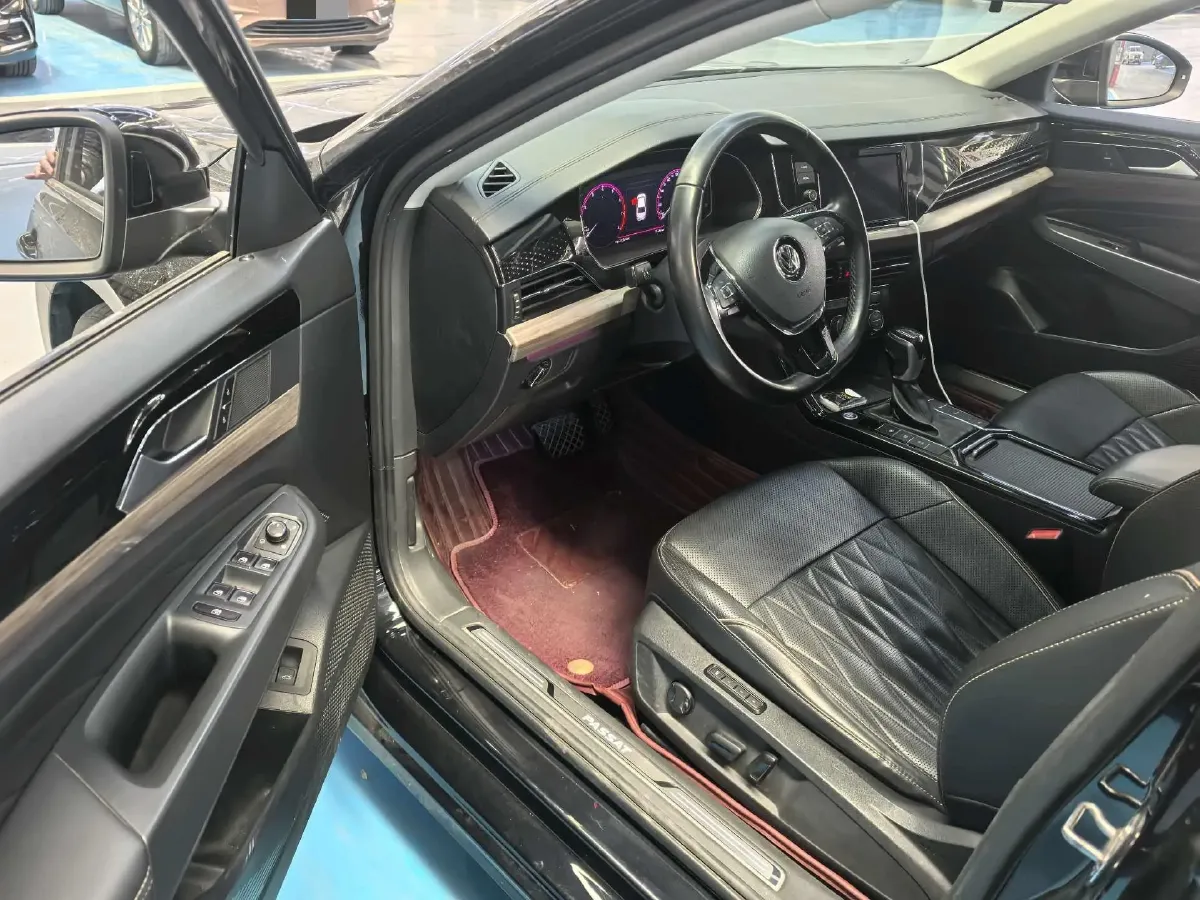2020 Volkswagen Passat 2.0T 186HP L4 7DCT,autocango,china used car exporter,china ev exporter,chinese used car exporter,chinese used ev exporter