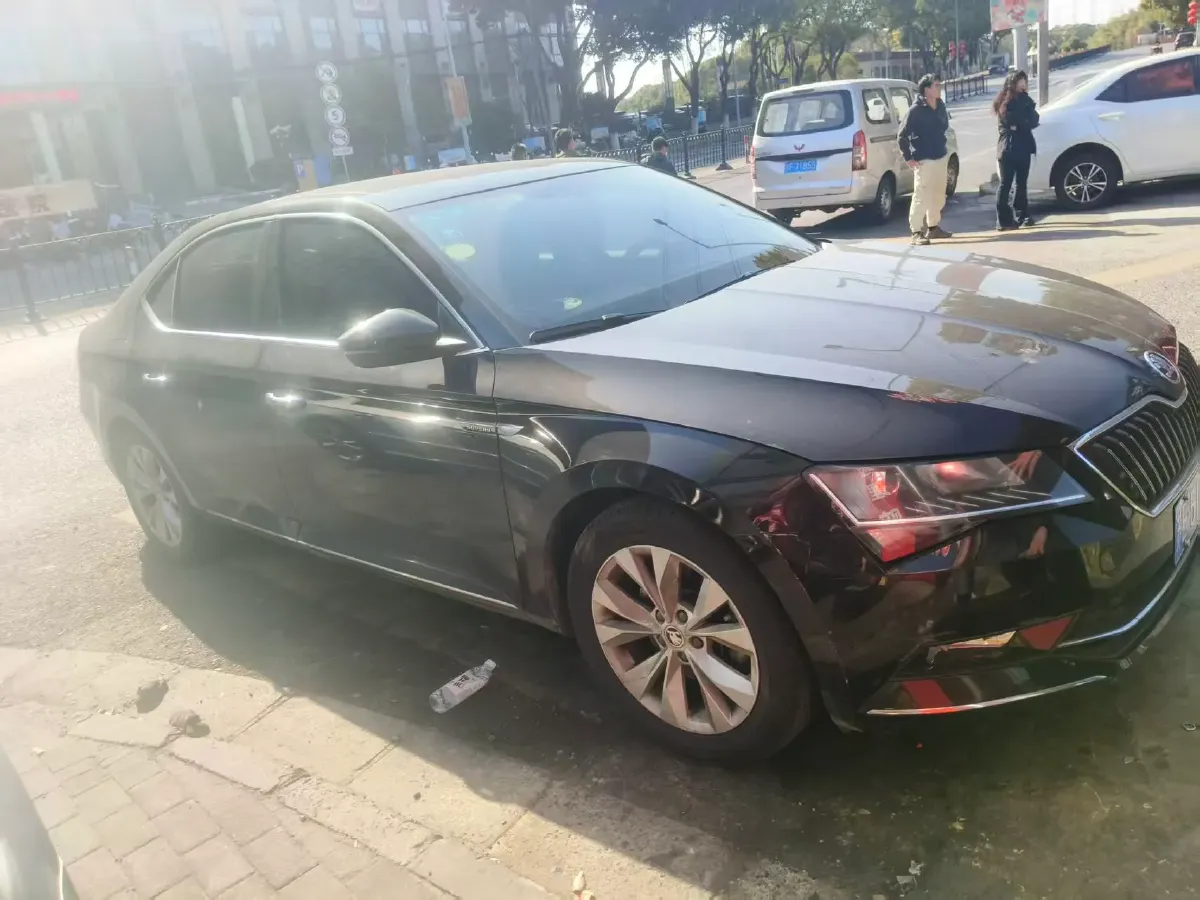 2018 Skoda Kodiak 1.8T 180HP L4 7DCT,autocango,china used car exporter,china ev exporter,chinese used car exporter,chinese used ev exporter