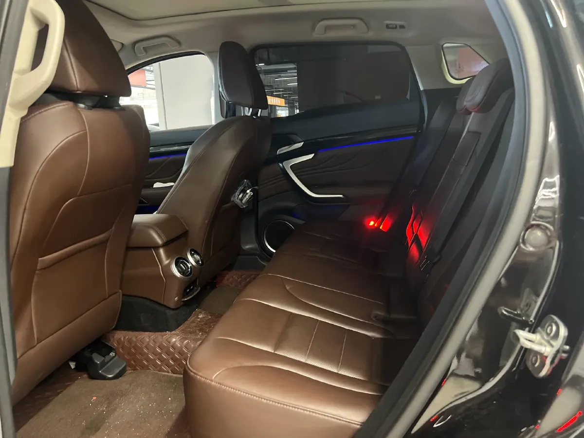 2017 WEY VV7 2.0T 234HP L4 7DCT,autocango,china used car exporter,china ev exporter,chinese used car exporter,chinese used ev exporter