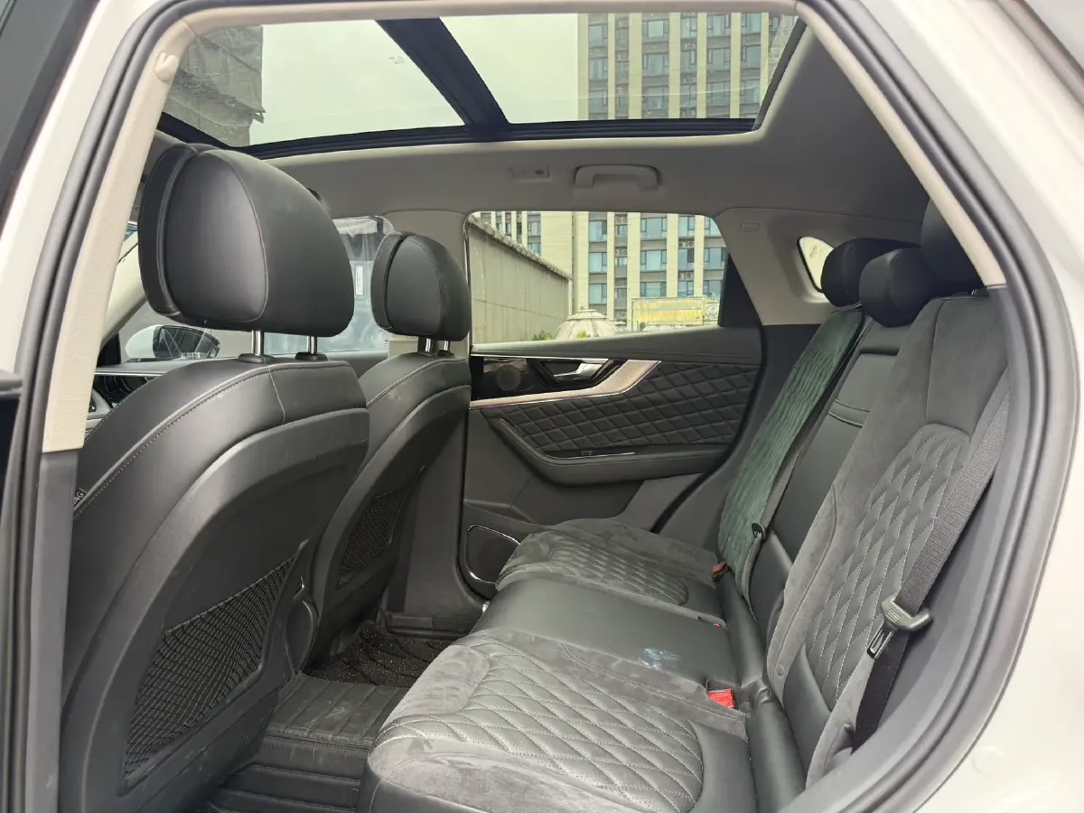 2019 HongQi HS5 2.0T 224HP L4 6AT,autocango,china used car exporter,china ev exporter,chinese used car exporter,chinese used ev exporter