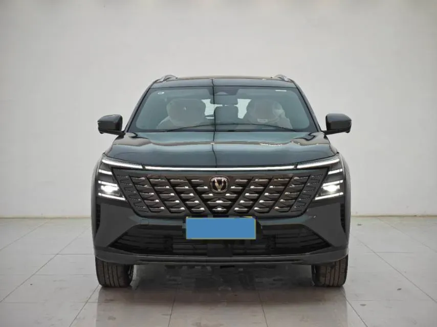 2025 ChangAn CS75 Plus 1.5T 192HP L4 8AT,autocango,china used car exporter,china ev exporter,chinese used car exporter,chinese used ev exporter