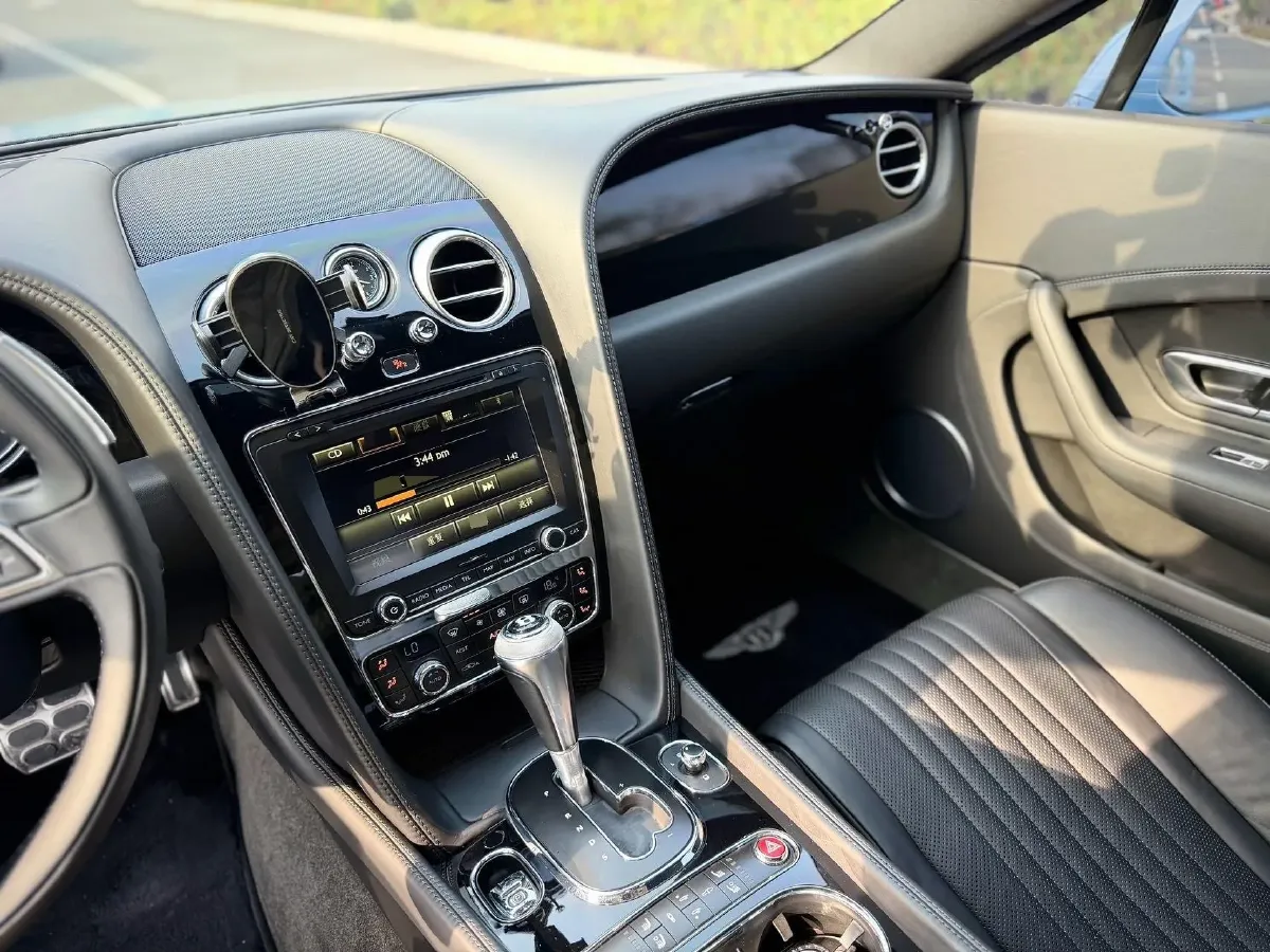 2017 Bentley Continental 4.0T 528HP V8 8AT,autocango,china used car exporter,china ev exporter,chinese used car exporter,chinese used ev exporter