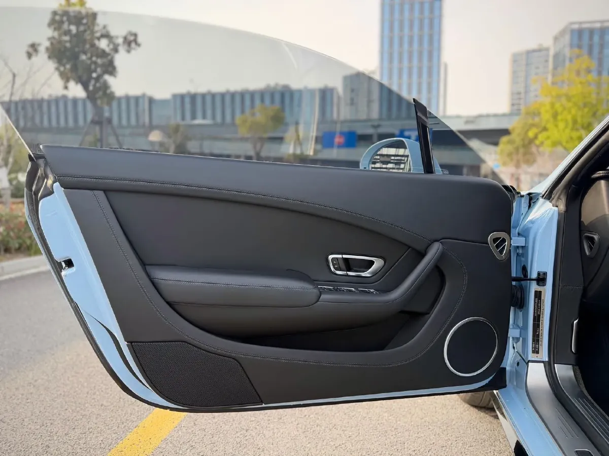 2017 Bentley Continental 4.0T 528HP V8 8AT,autocango,china used car exporter,china ev exporter,chinese used car exporter,chinese used ev exporter