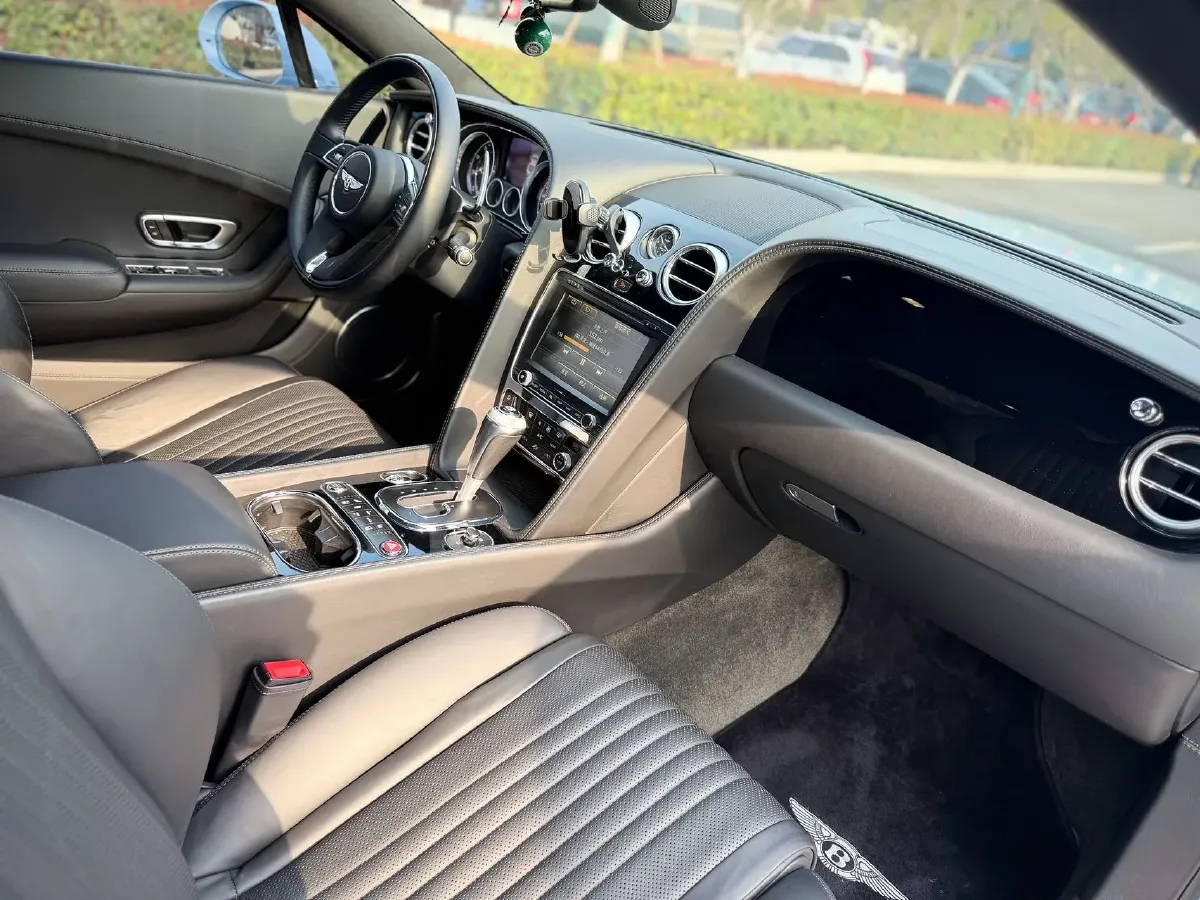 2017 Bentley Continental 4.0T 528HP V8 8AT,autocango,china used car exporter,china ev exporter,chinese used car exporter,chinese used ev exporter