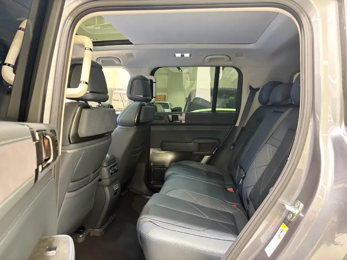 2023 FangChengBao Bao 5 1.5T 194HP L4 E-CVT PHEV 31.8KWH,autocango,china used car exporter,china ev exporter,chinese used car exporter,chinese used ev exporter