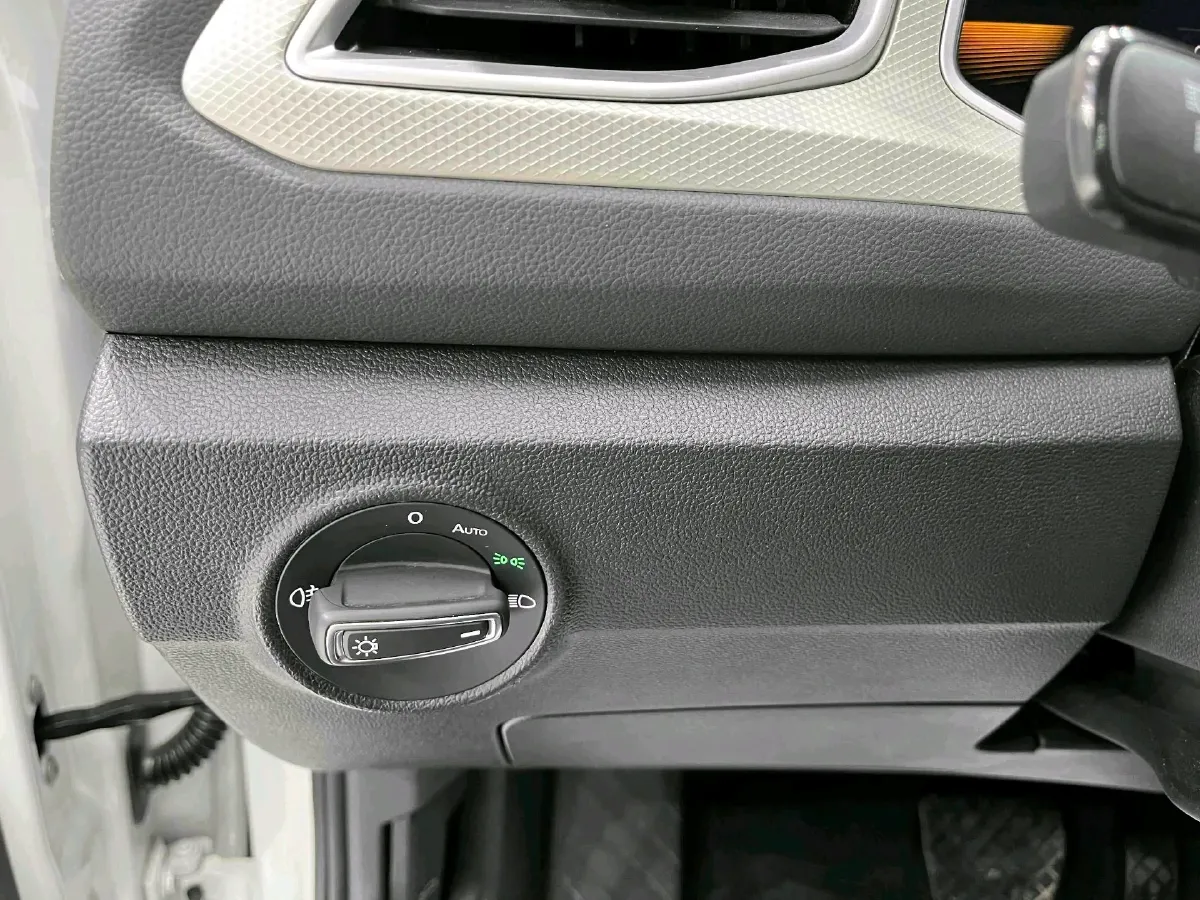 2023 Volkswagen T-Roc 1.4T 150HP L4 7DCT,autocango,china used car exporter,china ev exporter,chinese used car exporter,chinese used ev exporter