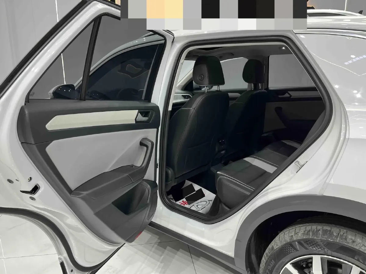 2023 Volkswagen T-Roc 1.4T 150HP L4 7DCT,autocango,china used car exporter,china ev exporter,chinese used car exporter,chinese used ev exporter