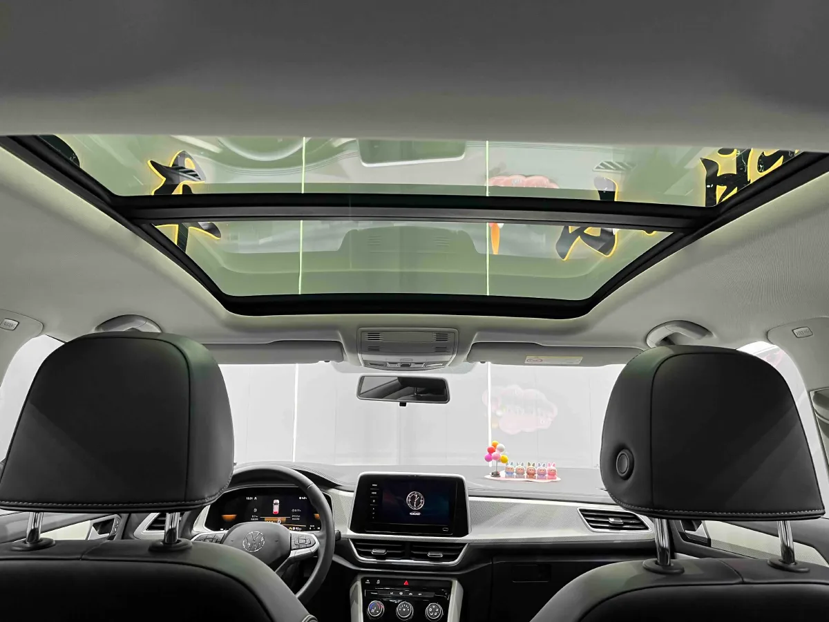 2023 Volkswagen T-Roc 1.4T 150HP L4 7DCT,autocango,china used car exporter,china ev exporter,chinese used car exporter,chinese used ev exporter