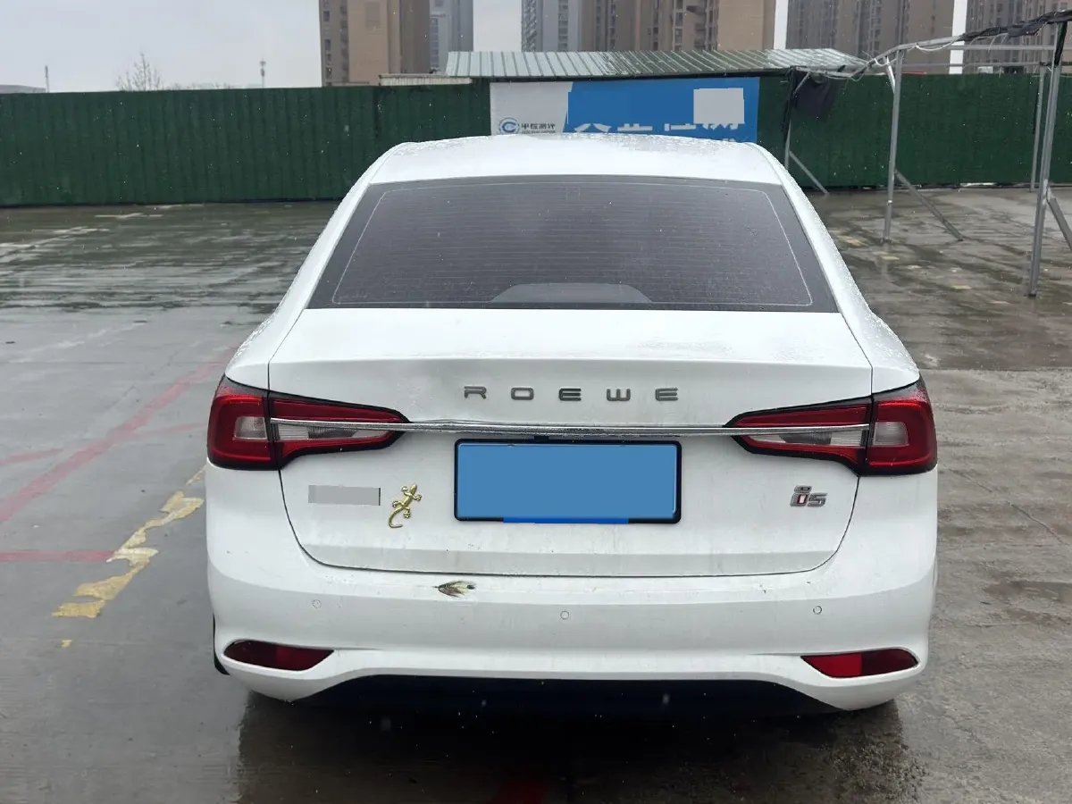2020 Roewe i5 1.5L 120HP L4 5MT,autocango,china used car exporter,china ev exporter,chinese used car exporter,chinese used ev exporter