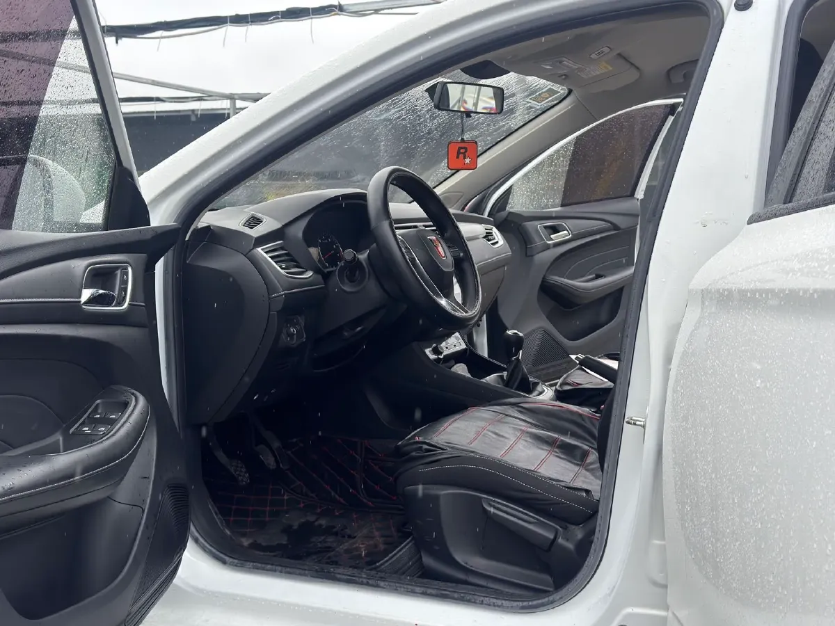 2020 Roewe i5 1.5L 120HP L4 5MT,autocango,china used car exporter,china ev exporter,chinese used car exporter,chinese used ev exporter