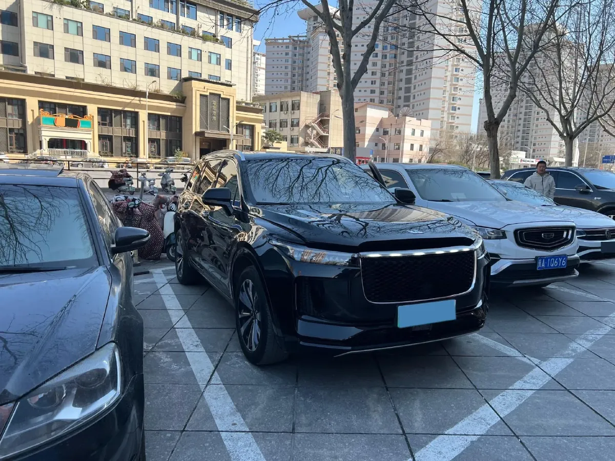 2020 Li ONE Range Extended 131HP REEV 40.5KWH,autocango,china used car exporter,china ev exporter,chinese used car exporter,chinese used ev exporter