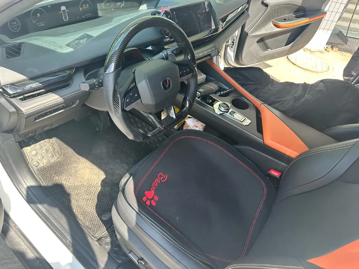 2022 ChangAn UNI-V 1.5T 188HP L4 7DCT,autocango,china used car exporter,china ev exporter,chinese used car exporter,chinese used ev exporter