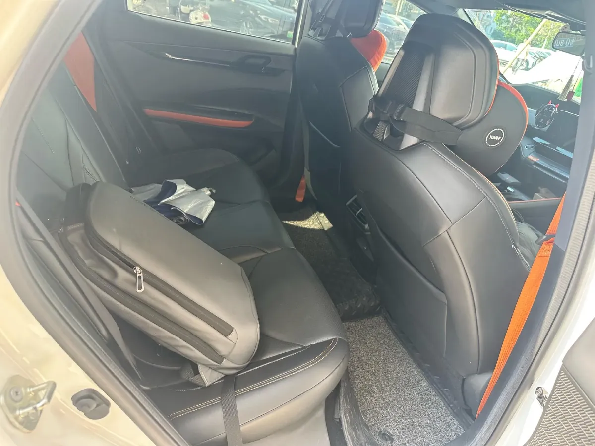 2022 ChangAn UNI-V 1.5T 188HP L4 7DCT,autocango,china used car exporter,china ev exporter,chinese used car exporter,chinese used ev exporter