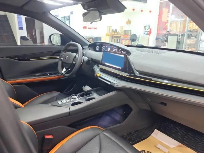 2023 ChangAn UNI-V 1.5T 188HP L4 7DCT,autocango,china used car exporter,china ev exporter,chinese used car exporter,chinese used ev exporter