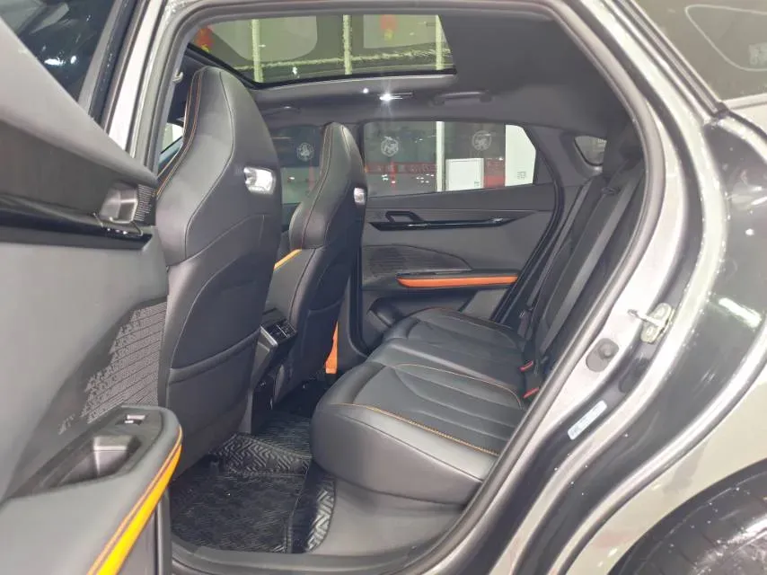 2023 ChangAn UNI-V 1.5T 188HP L4 7DCT,autocango,china used car exporter,china ev exporter,chinese used car exporter,chinese used ev exporter