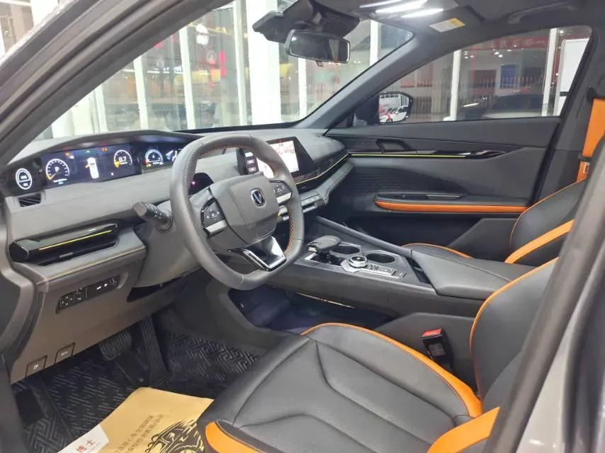 2023 ChangAn UNI-V 1.5T 188HP L4 7DCT,autocango,china used car exporter,china ev exporter,chinese used car exporter,chinese used ev exporter