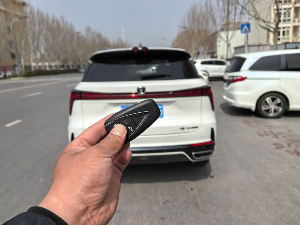 2024 ChangAn CS75 Plus 1.5T 188HP L4 8AT,autocango,china used car exporter,china ev exporter,chinese used car exporter,chinese used ev exporter