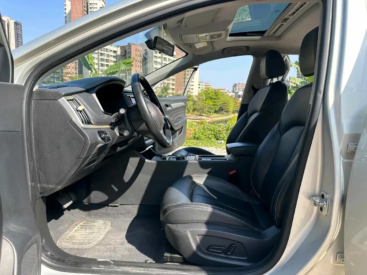 2017 Roewe i6 1.0T 125HP L3 2AT PHEV,autocango,china used car exporter,china ev exporter,chinese used car exporter,chinese used ev exporter