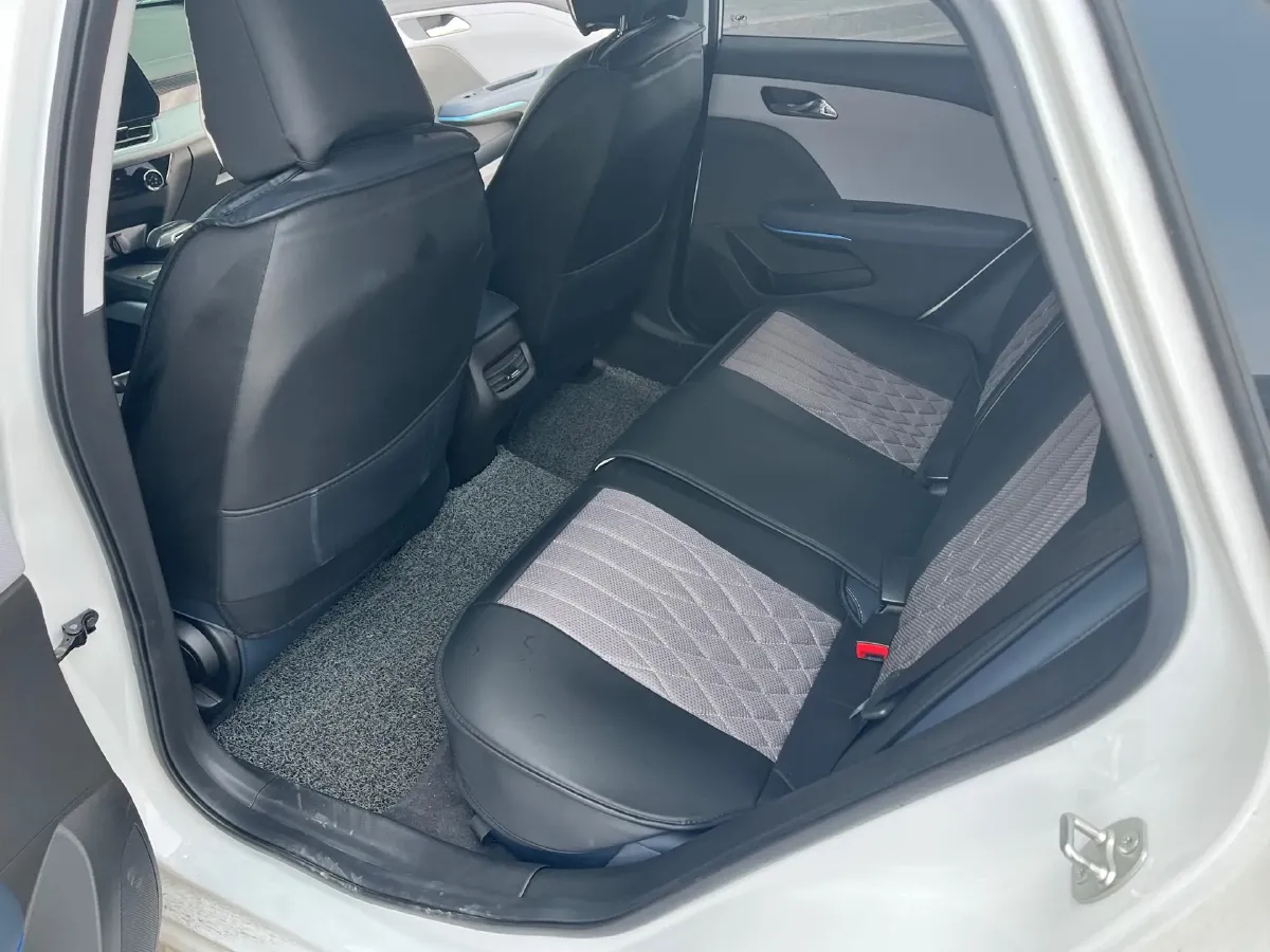 2024 Chevrolet Monza 1.5L 113HP L4 6DCT,autocango,china used car exporter,china ev exporter,chinese used car exporter,chinese used ev exporter