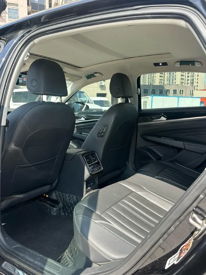 2023 Volkswagen Passat 2.0T 186HP L4 7DCT,autocango,china used car exporter,china ev exporter,chinese used car exporter,chinese used ev exporter