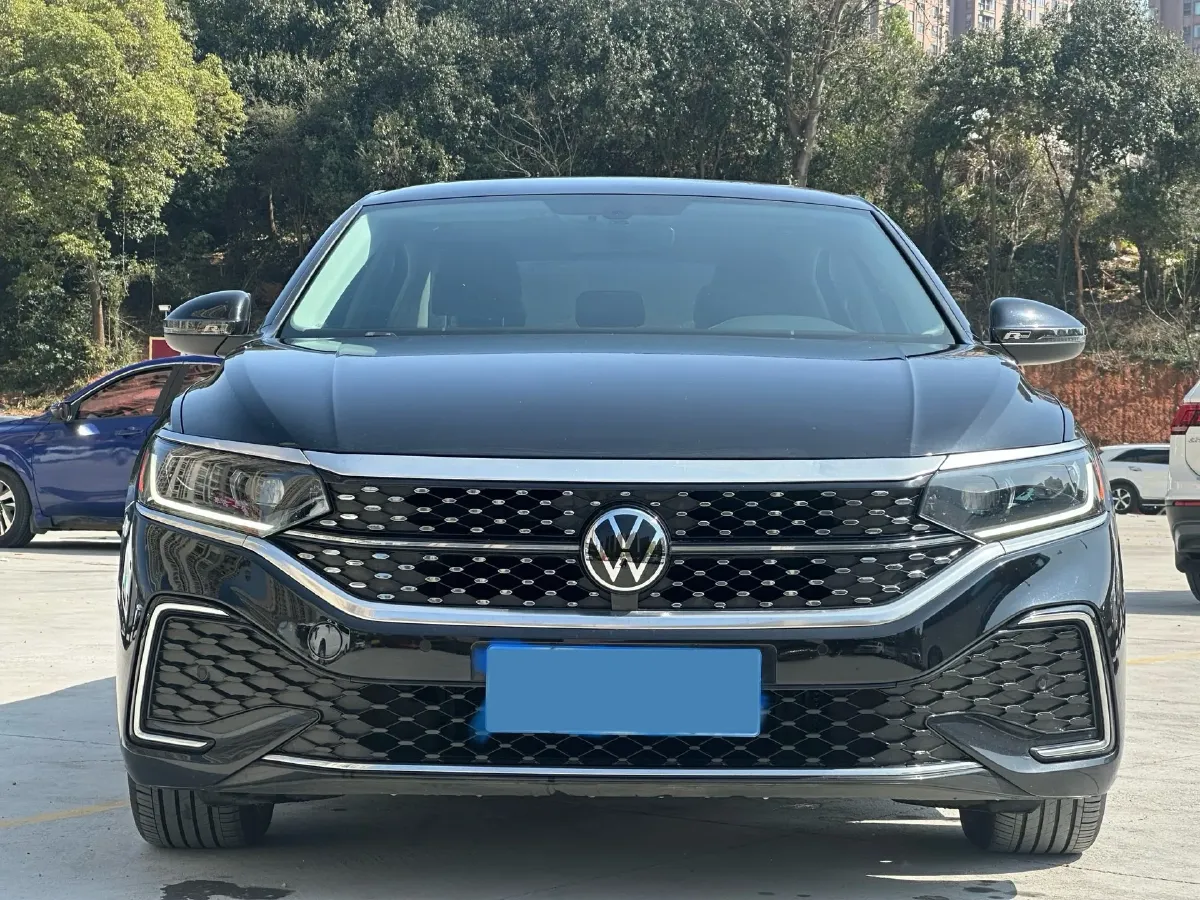2023 Volkswagen Passat 2.0T 186HP L4 7DCT,autocango,china used car exporter,china ev exporter,chinese used car exporter,chinese used ev exporter