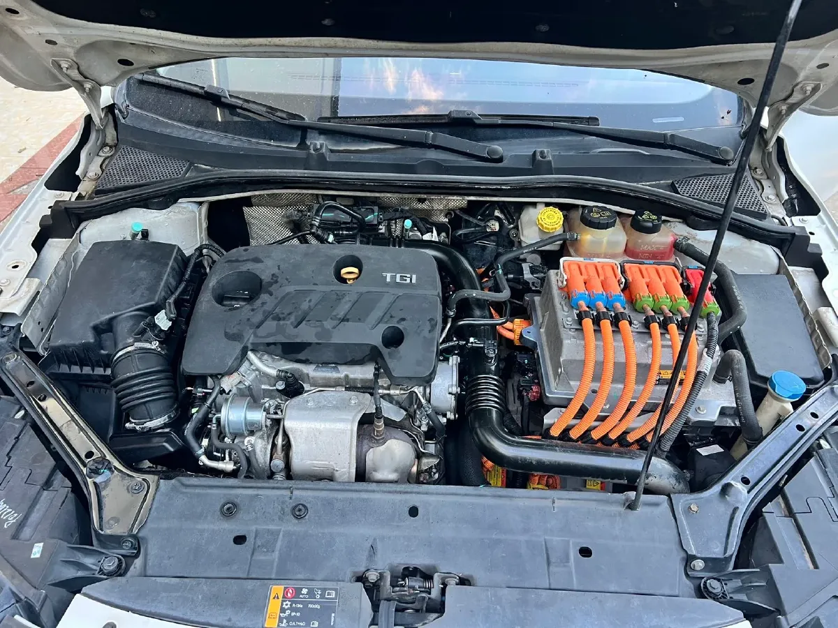 2017 Roewe i6 1.0T 125HP L3 2AT PHEV,autocango,china used car exporter,china ev exporter,chinese used car exporter,chinese used ev exporter