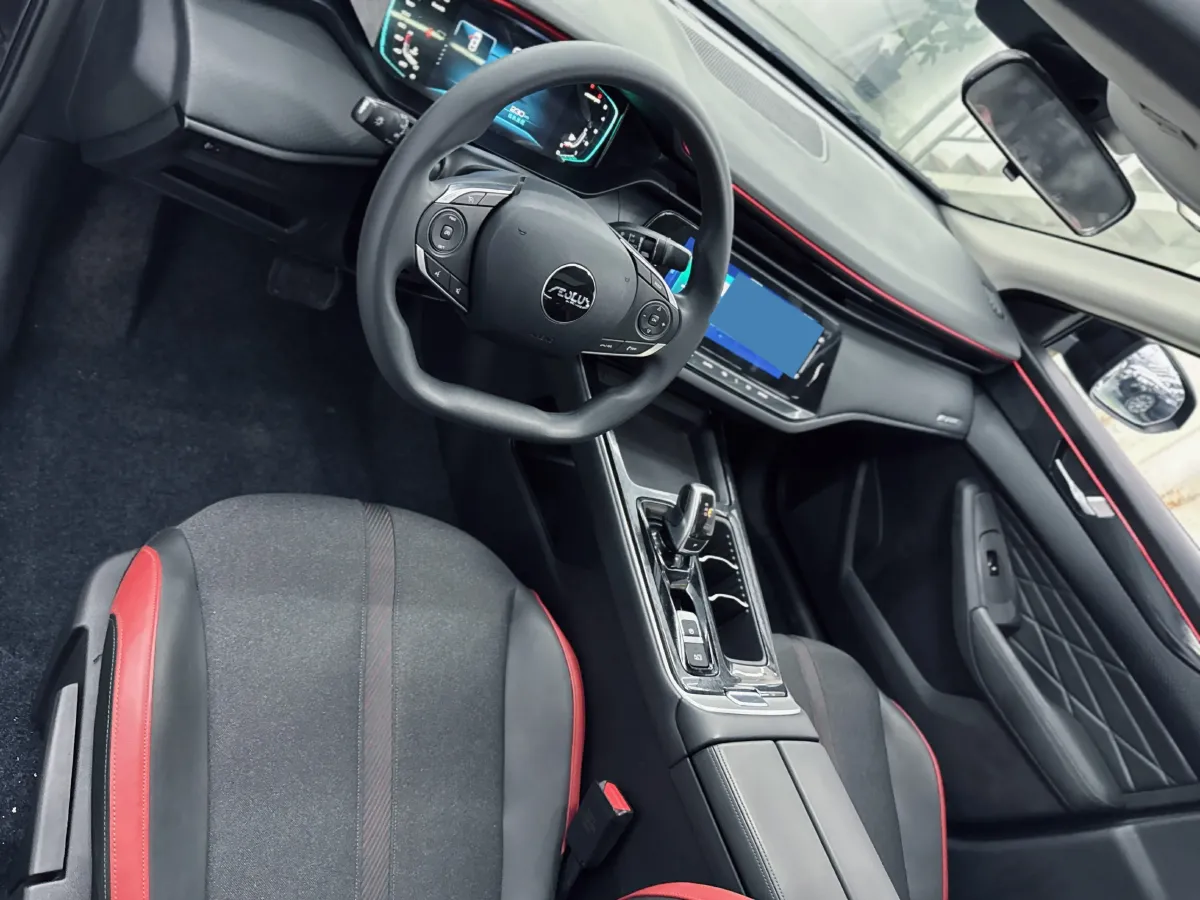 2023 DongFeng Aeolus YiXuan 1.5T 197HP L4 6DCT,autocango,china used car exporter,china ev exporter,chinese used car exporter,chinese used ev exporter