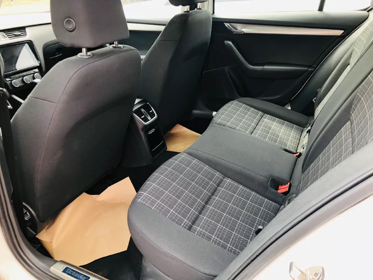 2019 Skoda Octavia 1.5L 116HP L4 6AT,autocango,china used car exporter,china ev exporter,chinese used car exporter,chinese used ev exporter