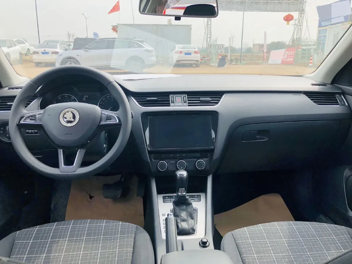 2019 Skoda Octavia 1.5L 116HP L4 6AT,autocango,china used car exporter,china ev exporter,chinese used car exporter,chinese used ev exporter