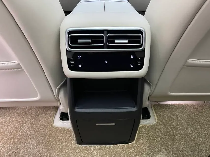 2024 Li L6 Range Extended 154HP L4 REEV 36.8KWH,autocango,china used car exporter,china ev exporter,chinese used car exporter,chinese used ev exporter