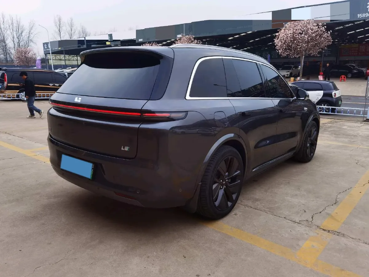 2023 Li L8 Range Extended 154HP REEV 40.9KWH,autocango,china used car exporter,china ev exporter,chinese used car exporter,chinese used ev exporter