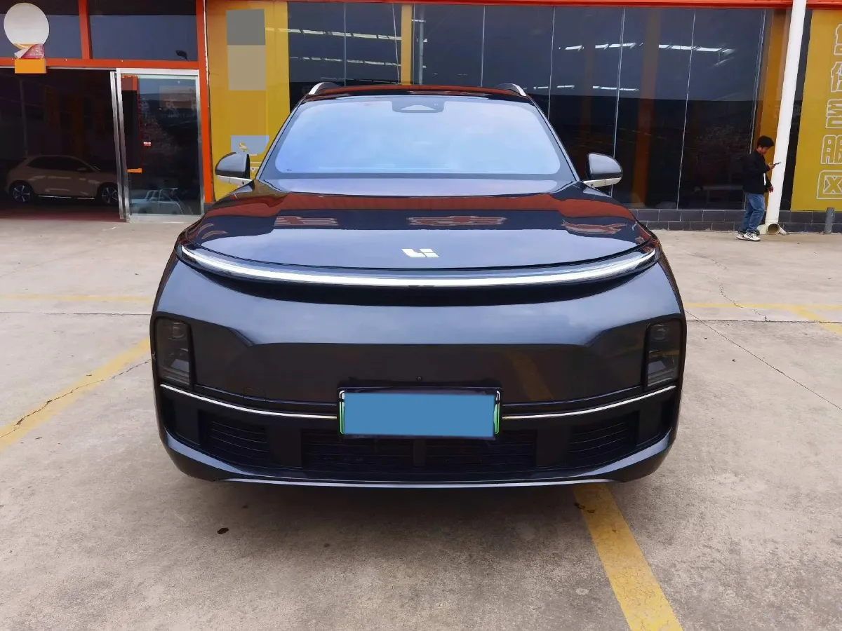 2023 Li L8 Range Extended 154HP REEV 40.9KWH,autocango,china used car exporter,china ev exporter,chinese used car exporter,chinese used ev exporter