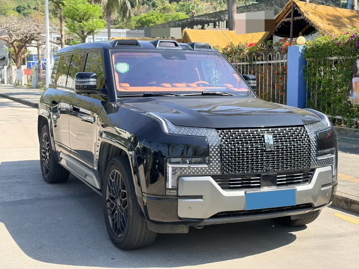2023 YangWang U8 2.0T 272HP L4 REEV 49.05KWH,autocango,china used car exporter,china ev exporter,chinese used car exporter,chinese used ev exporter