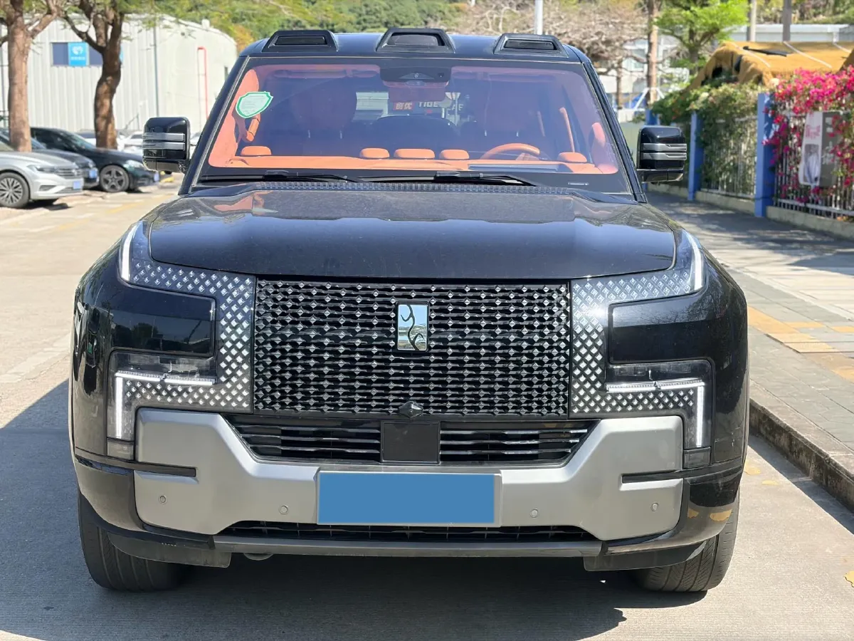 2023 YangWang U8 2.0T 272HP L4 REEV 49.05KWH,autocango,china used car exporter,china ev exporter,chinese used car exporter,chinese used ev exporter