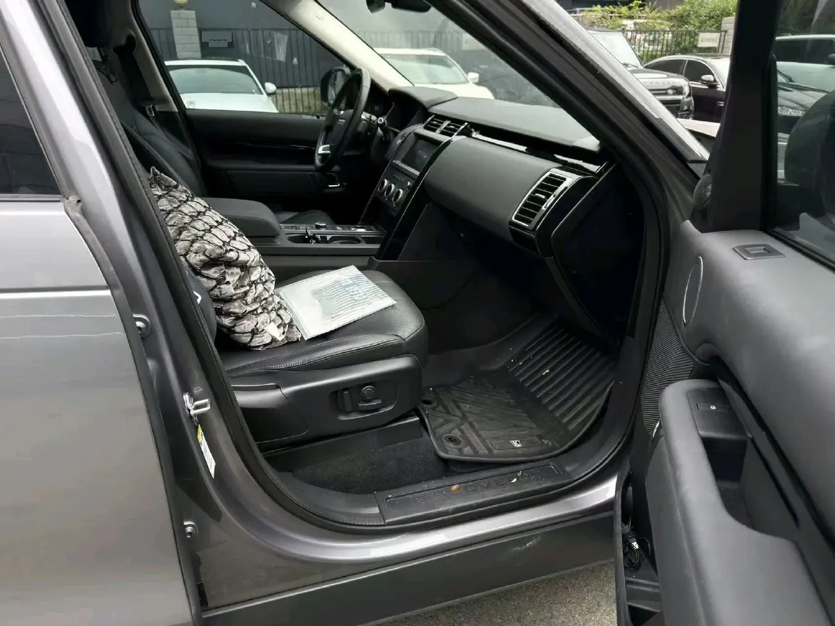 2020 Land Rover Discovery 2.0T 300HP L4 8AT,autocango,china used car exporter,china ev exporter,chinese used car exporter,chinese used ev exporter