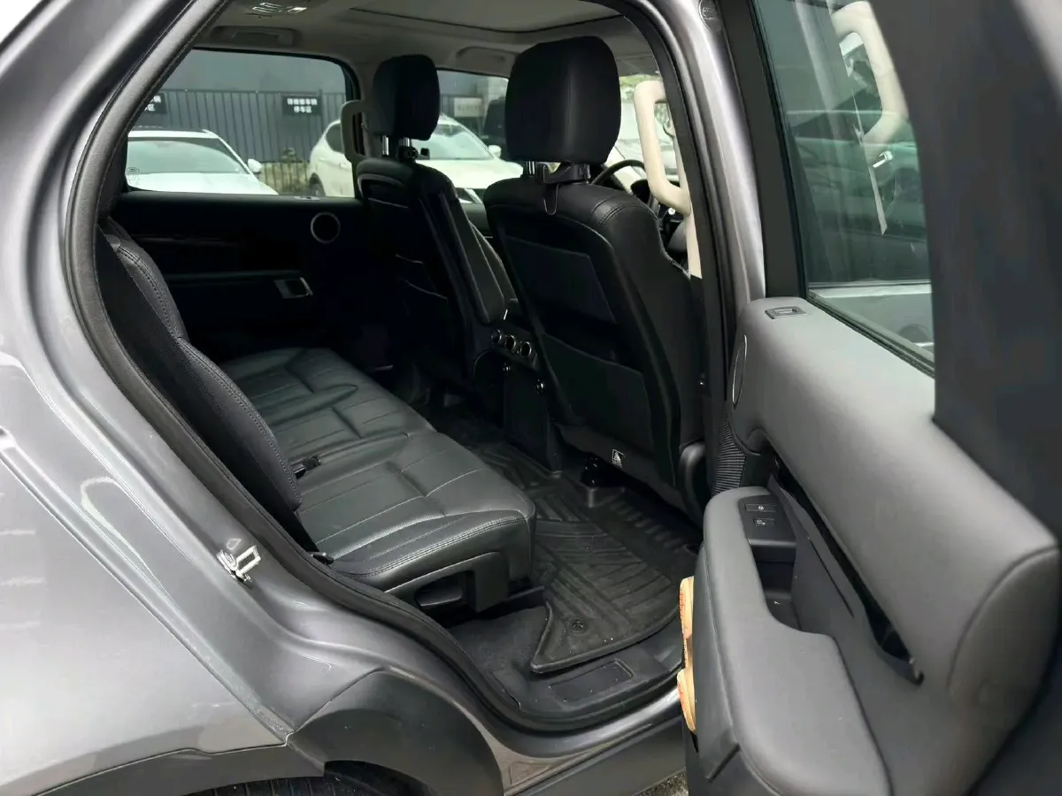 2020 Land Rover Discovery 2.0T 300HP L4 8AT,autocango,china used car exporter,china ev exporter,chinese used car exporter,chinese used ev exporter