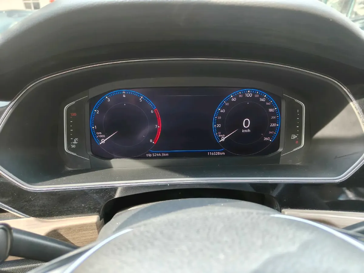 2019 Volvo V40 1.5T 152HP L4 6AT,autocango,china used car exporter,china ev exporter,chinese used car exporter,chinese used ev exporter