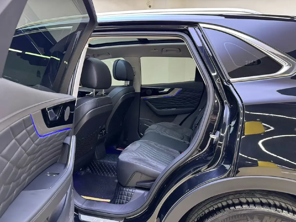 2022 HongQi HS5 2.0T 224HP L4 6AT,autocango,china used car exporter,china ev exporter,chinese used car exporter,chinese used ev exporter