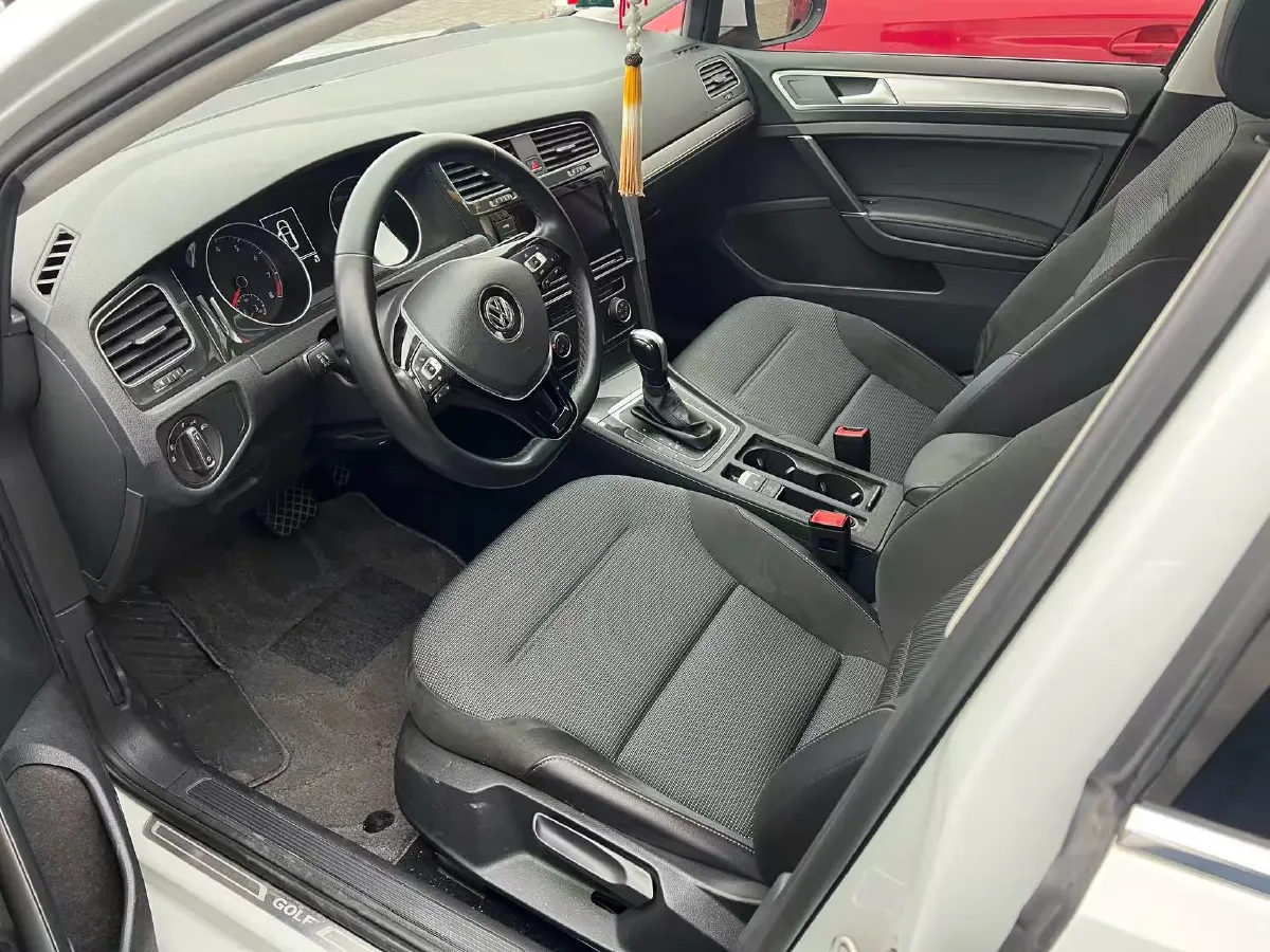 2019 Volkswagen Golf 1.6L 110HP L4 6AT,autocango,china used car exporter,china ev exporter,chinese used car exporter,chinese used ev exporter