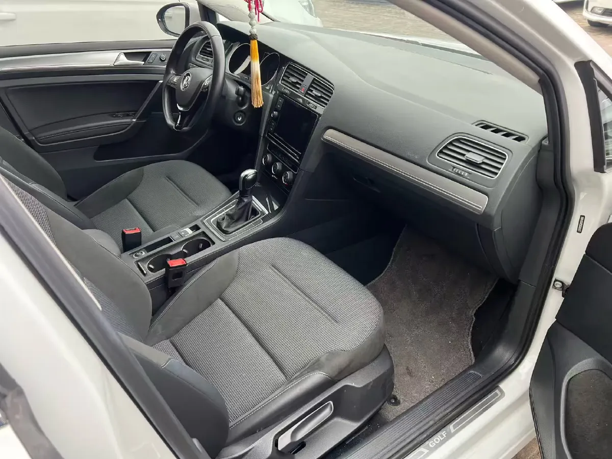 2019 Volkswagen Golf 1.6L 110HP L4 6AT,autocango,china used car exporter,china ev exporter,chinese used car exporter,chinese used ev exporter