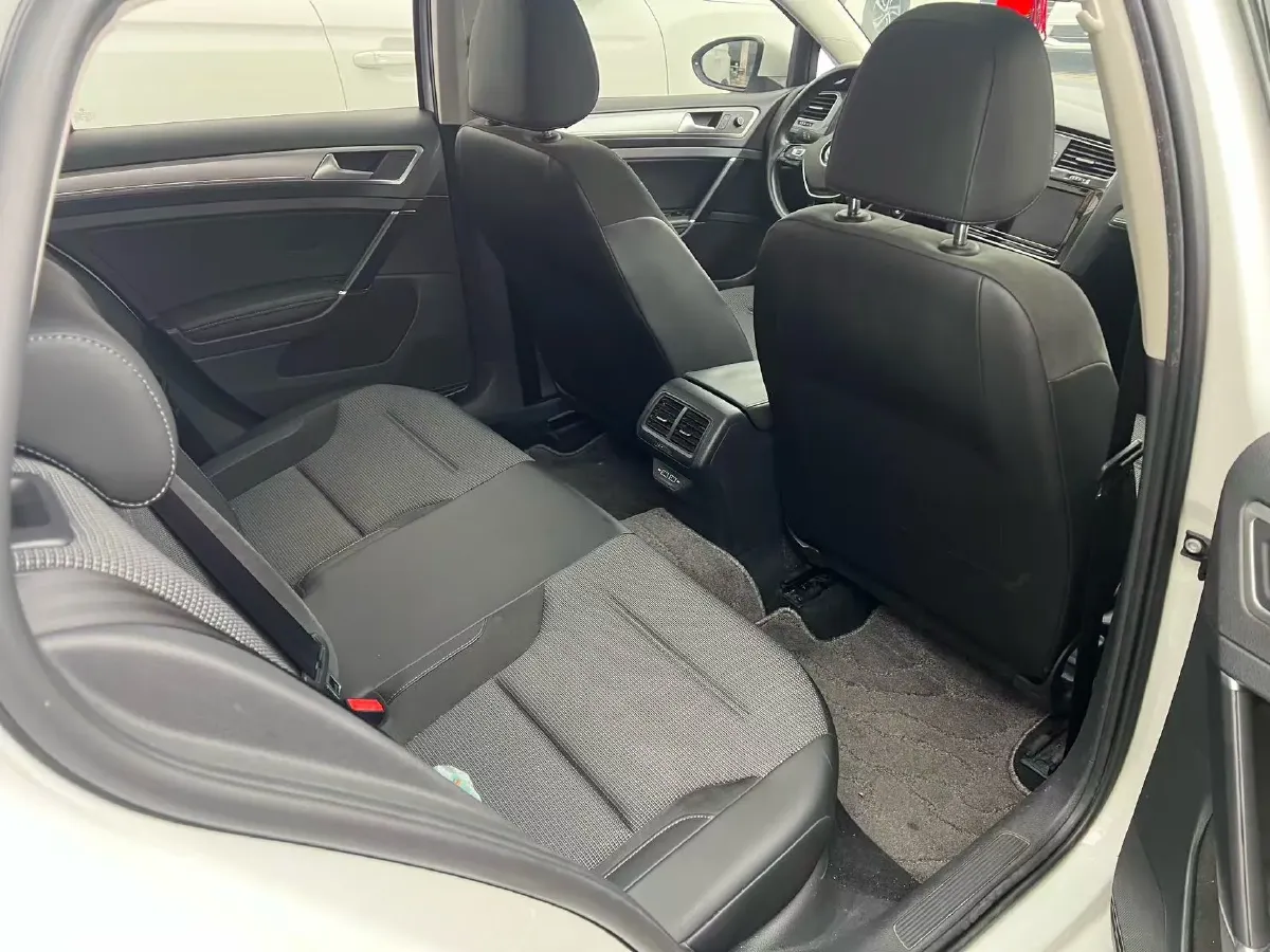 2019 Volkswagen Golf 1.6L 110HP L4 6AT,autocango,china used car exporter,china ev exporter,chinese used car exporter,chinese used ev exporter