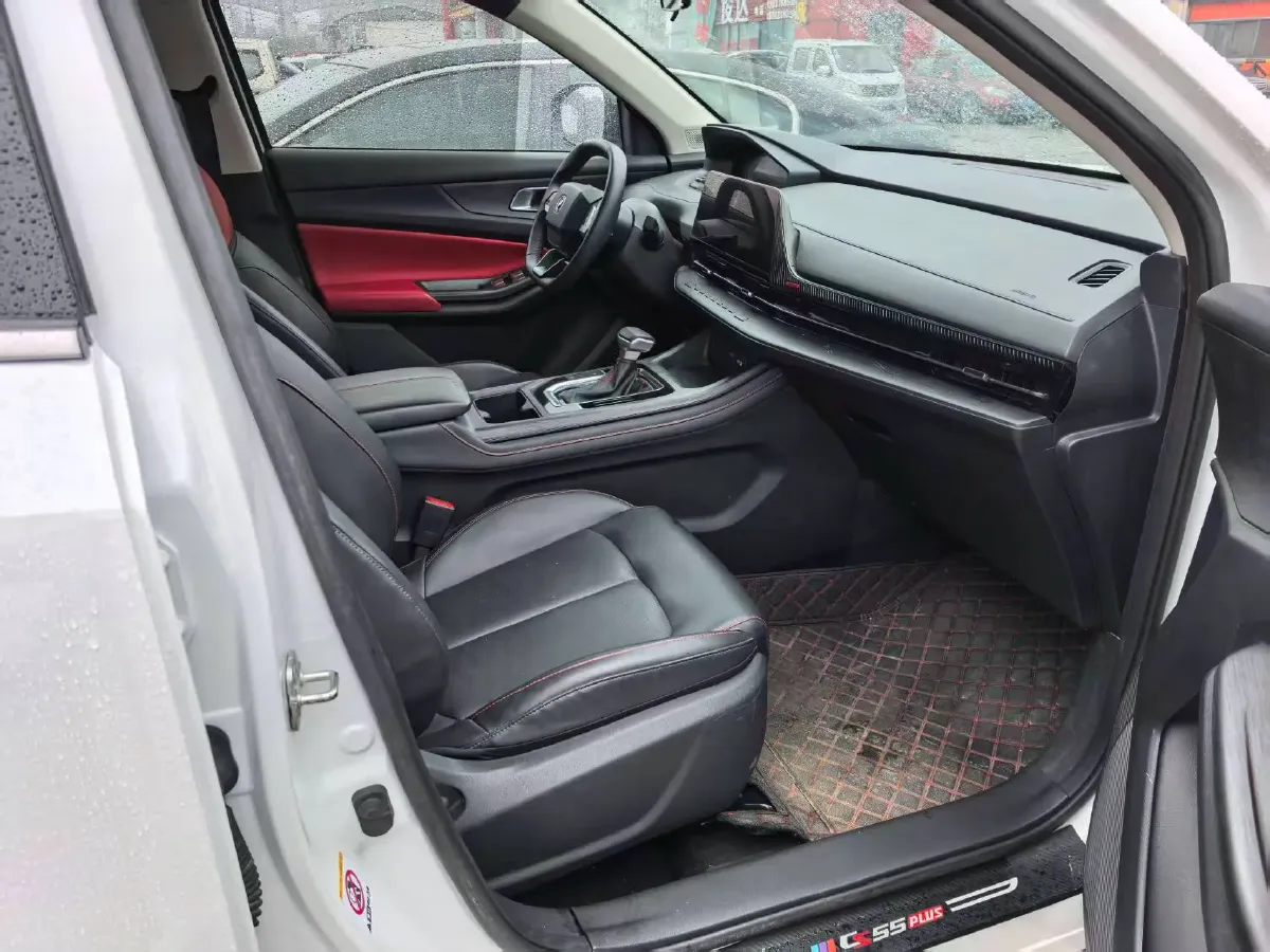 2022 ChangAn UNI-V 1.5T 188HP L4 7DCT,autocango,china used car exporter,china ev exporter,chinese used car exporter,chinese used ev exporter